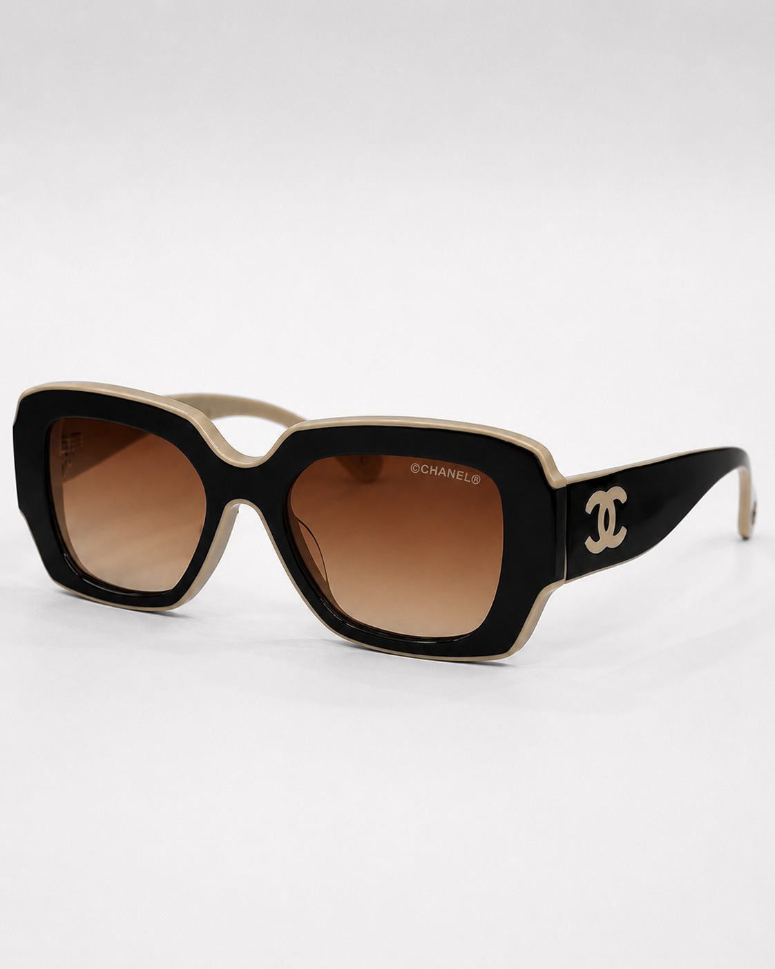 CC Contrast-Frame Oversized Sunglasses