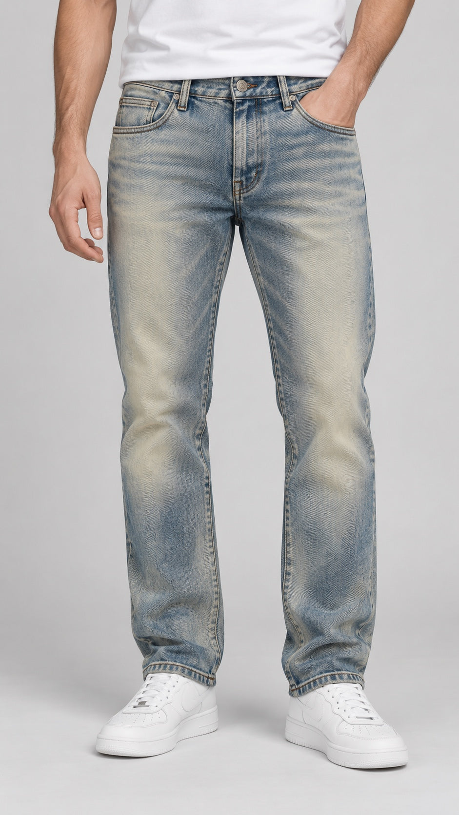 Men’s Straight-Fit Jeans – Vintage Light Blue - front view