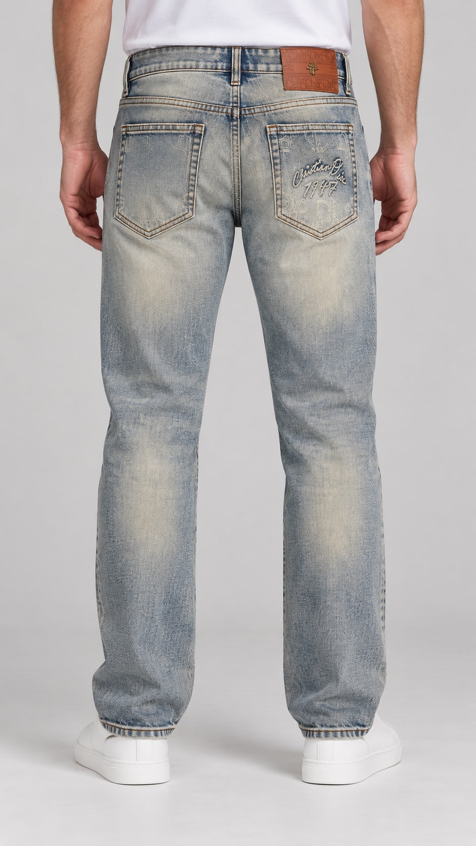 Men’s Straight-Fit Jeans – Vintage Light Blue - back view