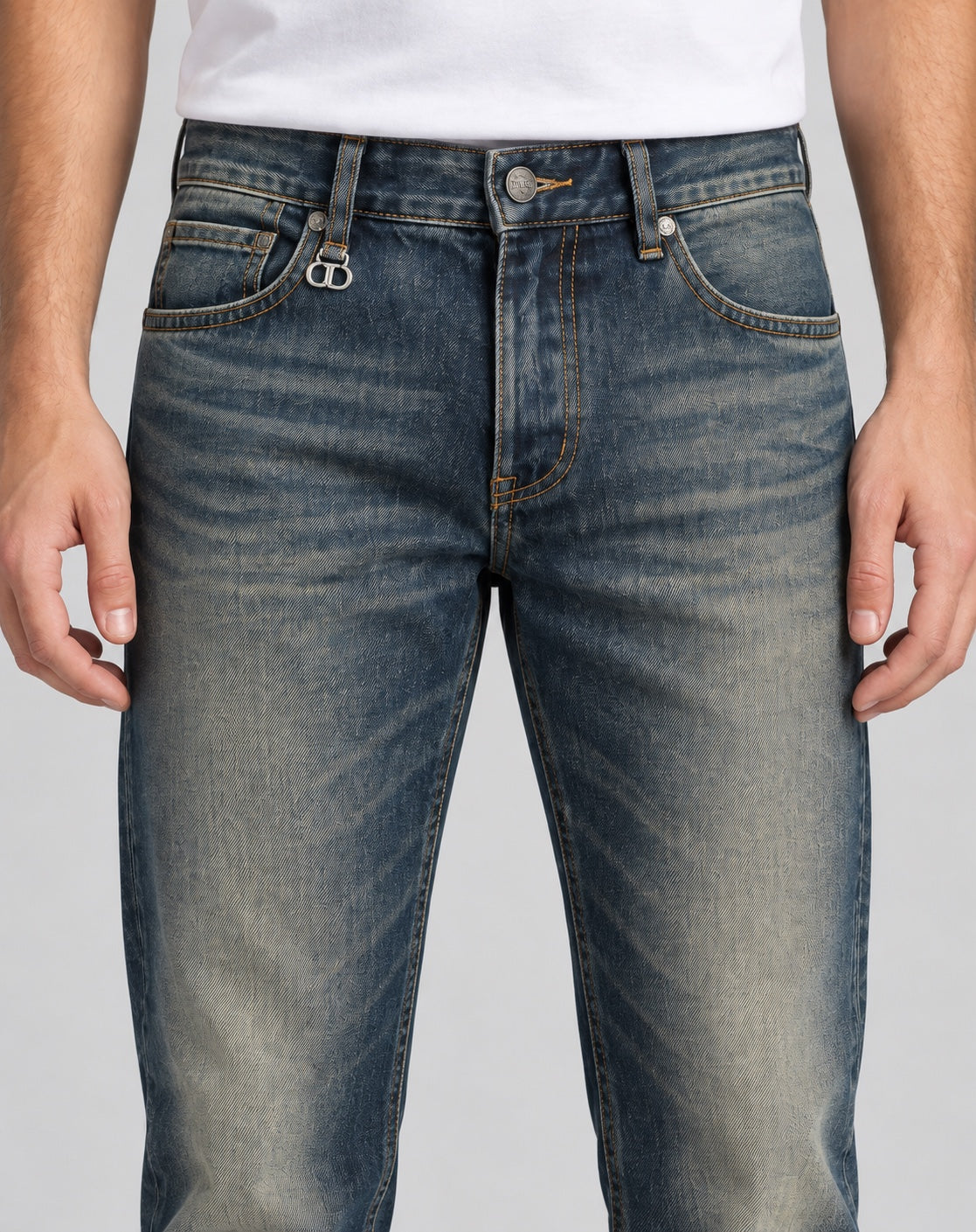 Men’s Geometric-Pocket Straight-Fit Jeans – Vintage Indigo - front detail