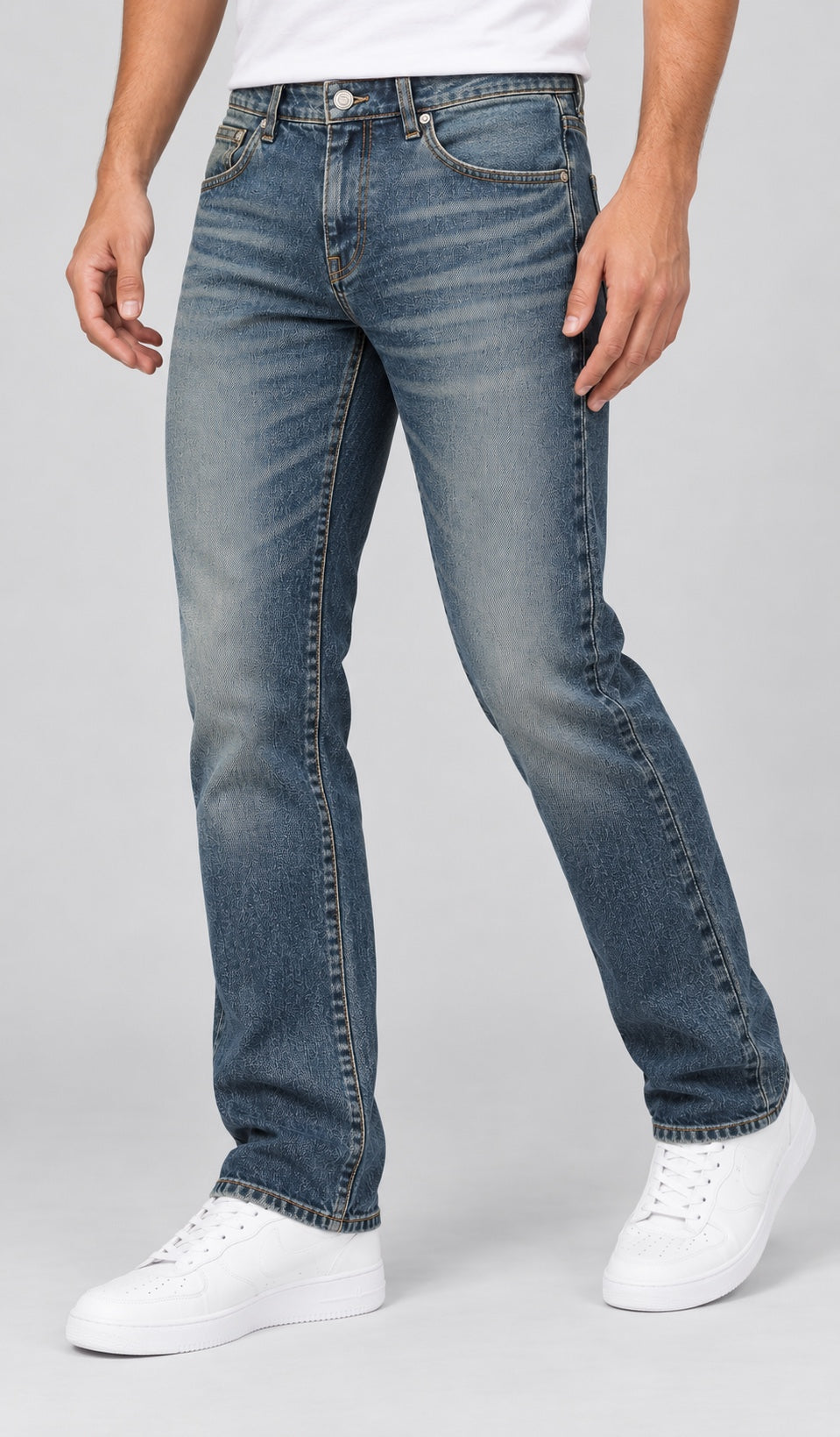 Men’s Metal-Plaque Straight-Fit Jeans – Vintage Indigo Blue - angled front