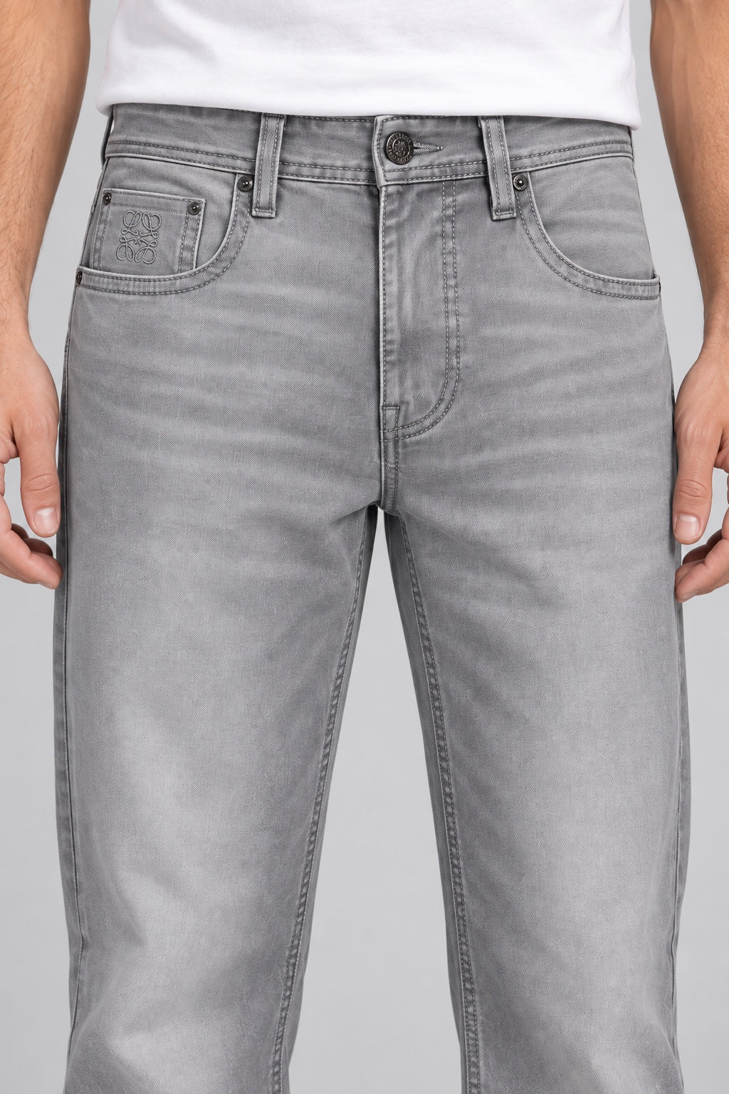 LW — Men’s Wide-Bottom Straight-Fit Anagram Jeans – Light Stone Grey — 05 front waist detail
