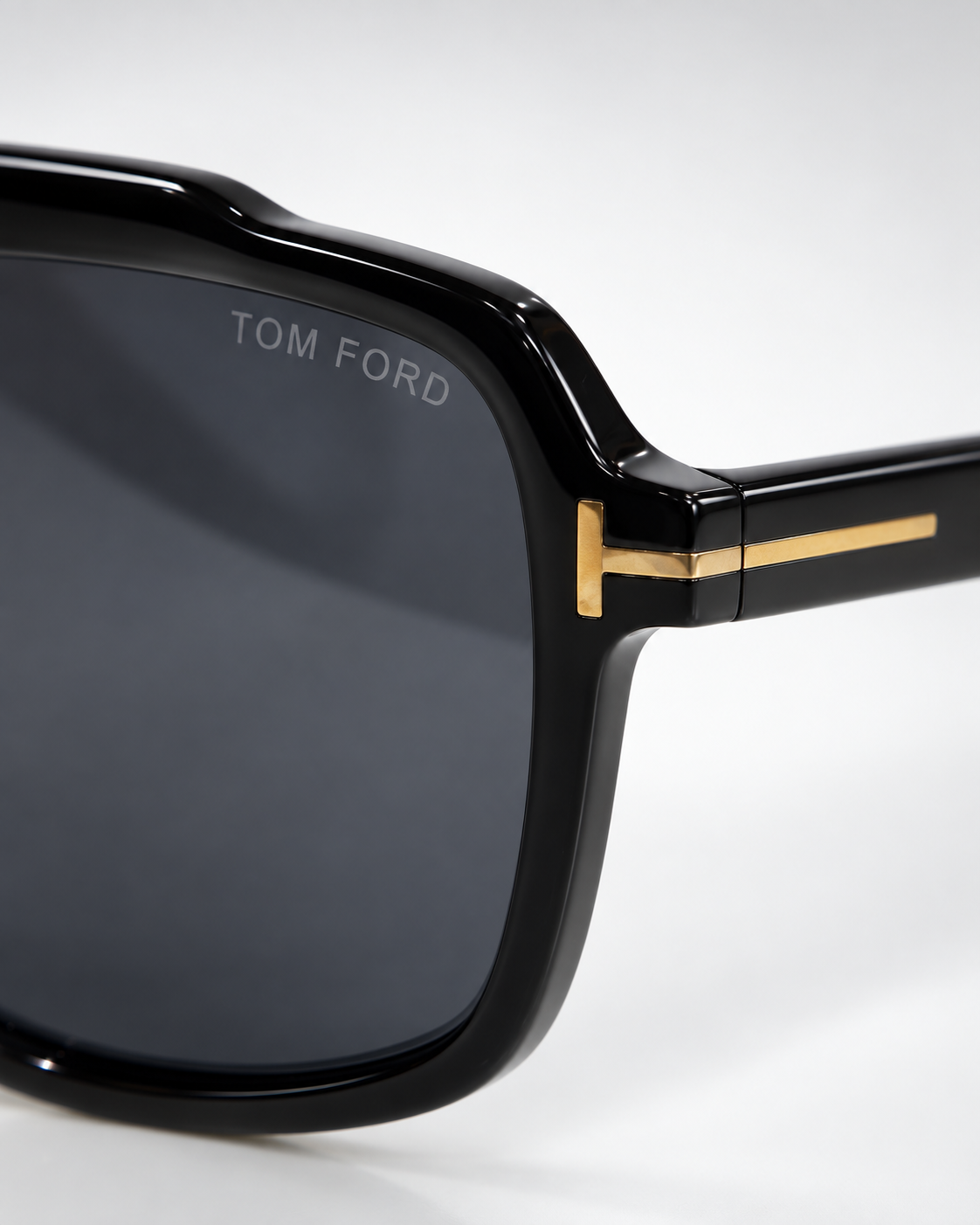 tom ford ft1117 01a navigator sunglasses — logo hinge detail