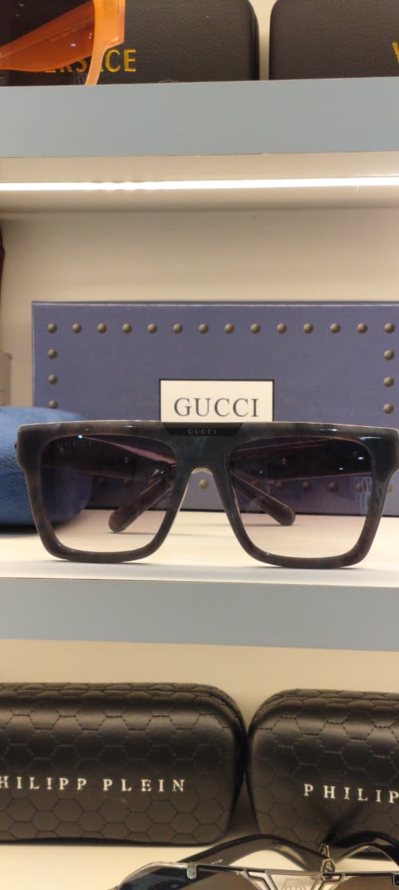 GG — Transparent Grey Gradient Square Sunglasses – Model 6 - actual product 1