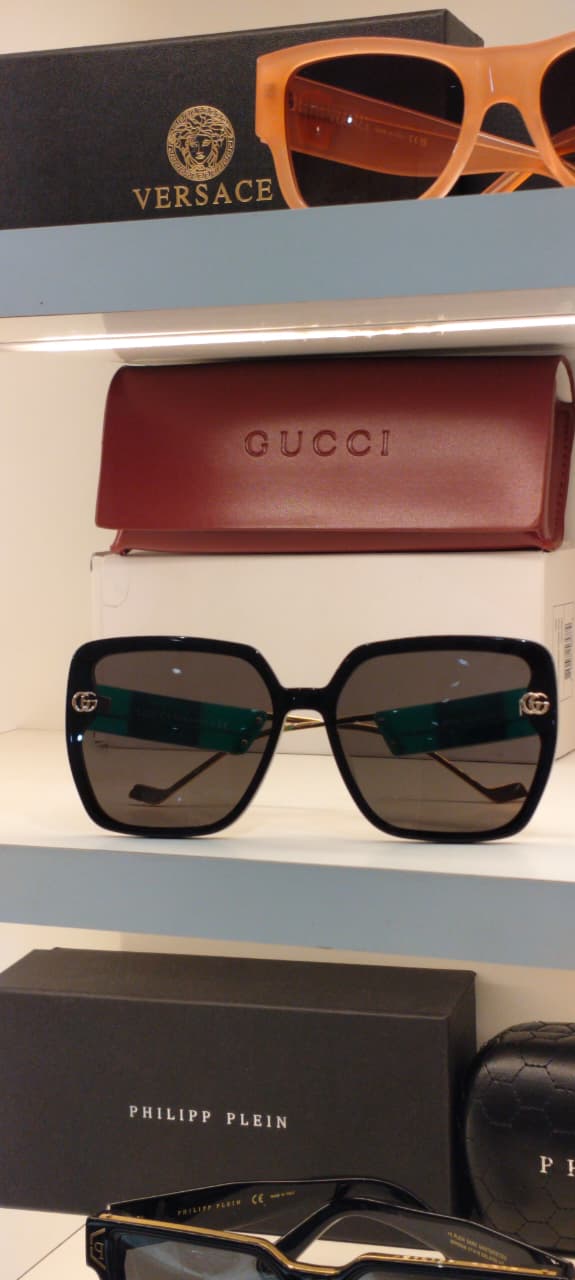 GG — Black Green-Temple Square Sunglasses – Model 7 - actual product 1