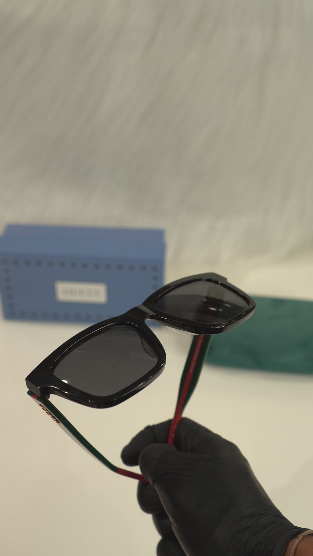 GG — Black Square Red & Green Temple Sunglasses — silent high-quality complete detailing video