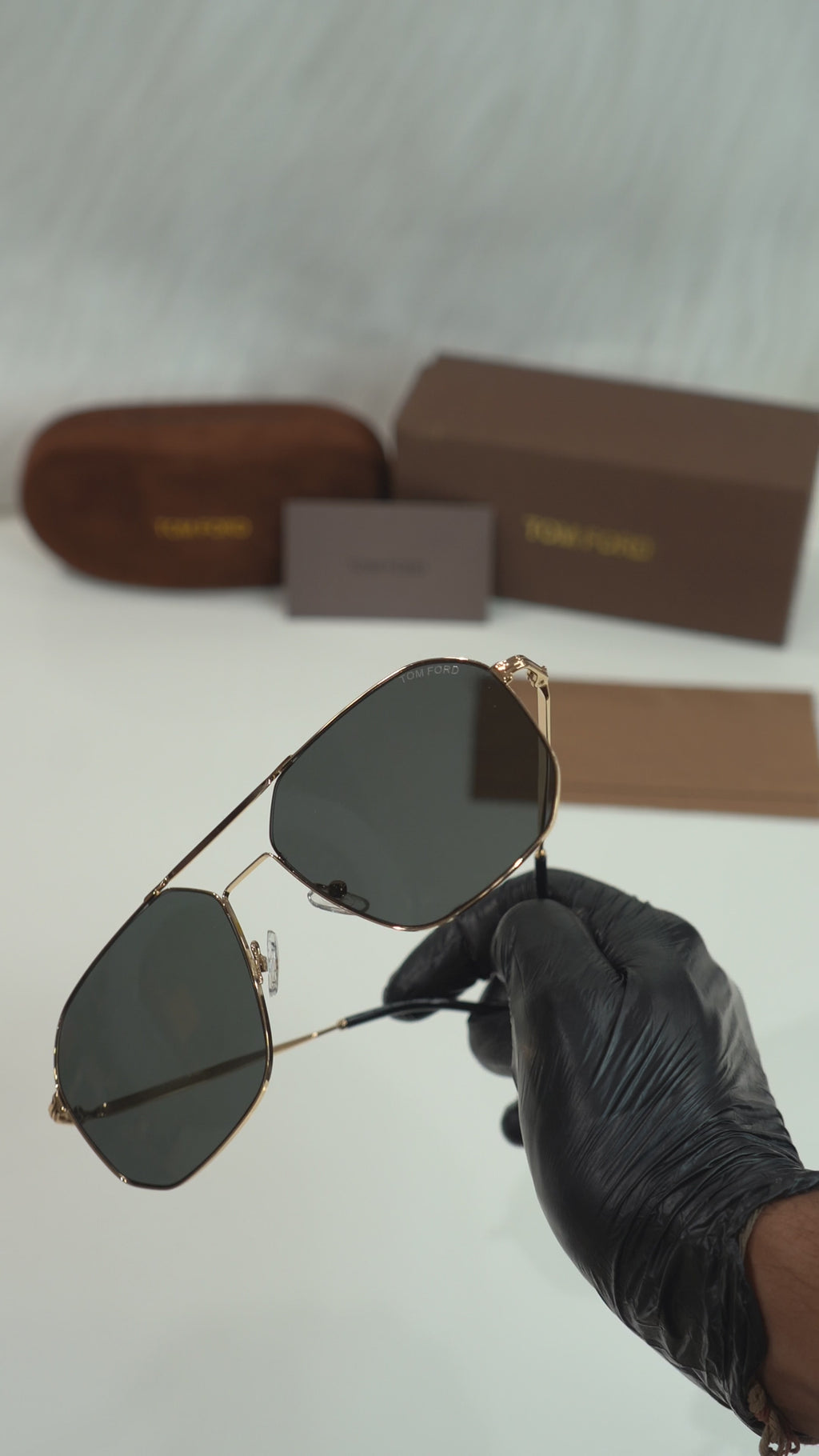 TF — FT0852 28A Gold Navigator Sunglasses — silent high-quality complete detailing video